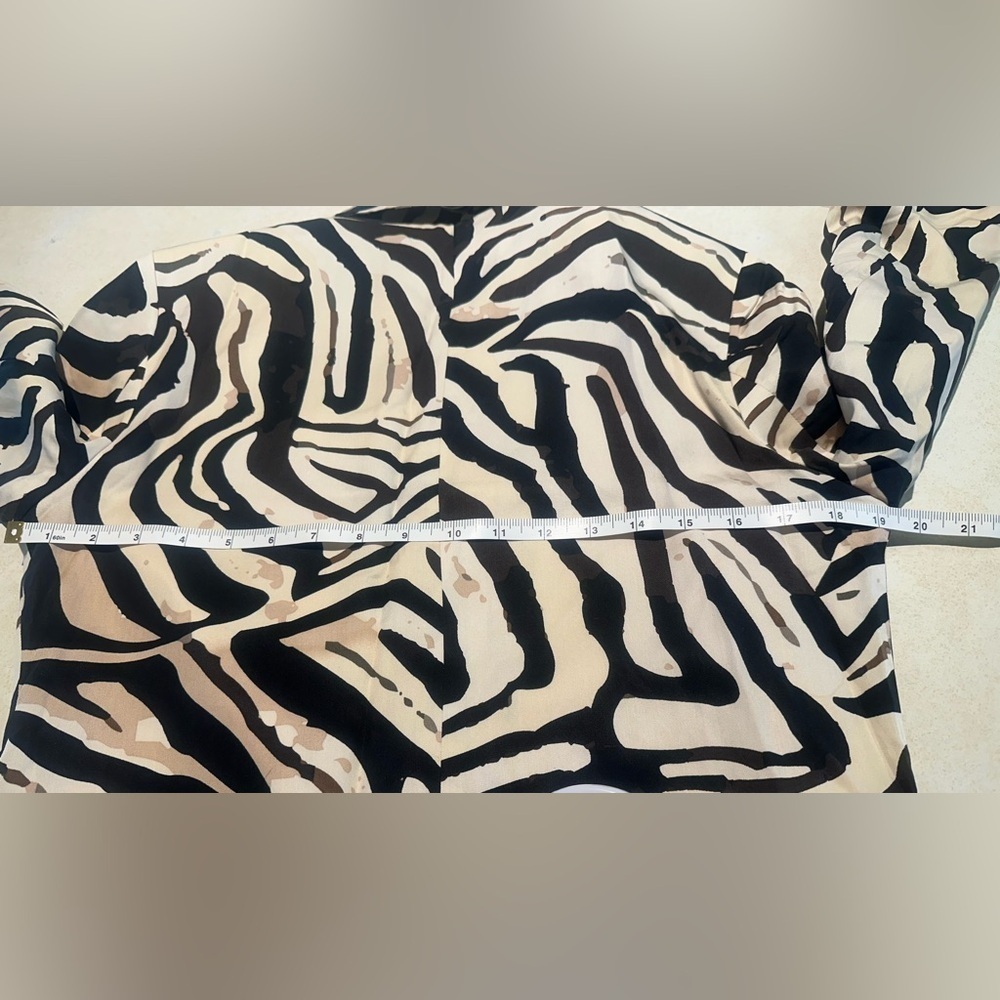 VENUS - New without tags Venus zebra blazer with tan accents Size 10 - Picture 9 of 11